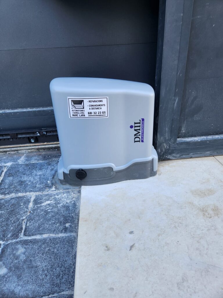 Instalació de motor de porta corredera de 600kg a St Quinti de mediona